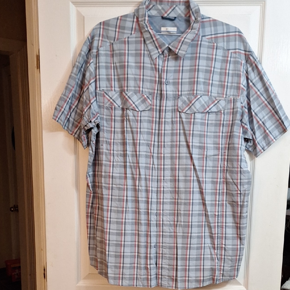 Columbia Men's Blue, Gray and Red Plaid Button Down Shirt